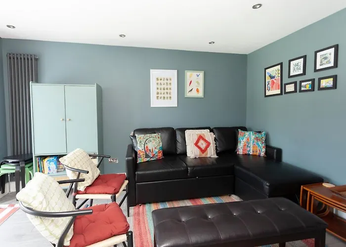 Sunbeam Cottage Sleeps 10