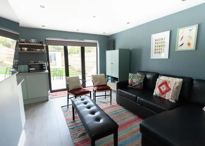 Sunbeam Cottage Sleeps 10