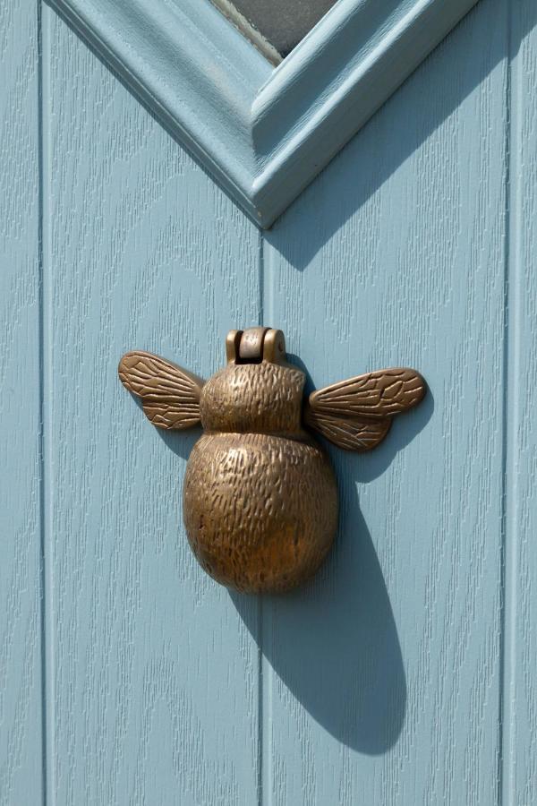 Sunbeam Sleeps 10 Holiday home Whitstable