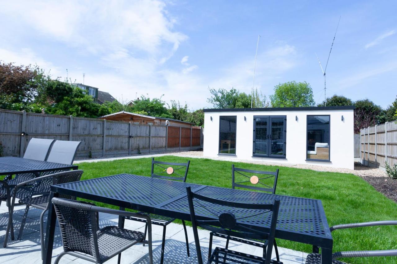 Sunbeam Sleeps 10 Holiday home